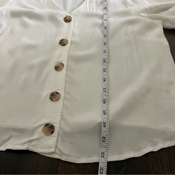 NWT | Kirious | White top - Picture 5 of 6